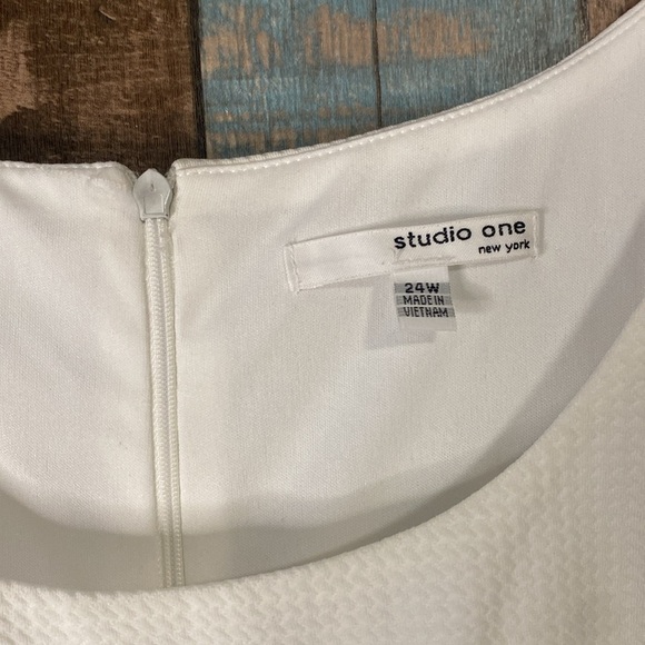 Salon studio 24W black and white sleeveless dress - Picture 7 of 15